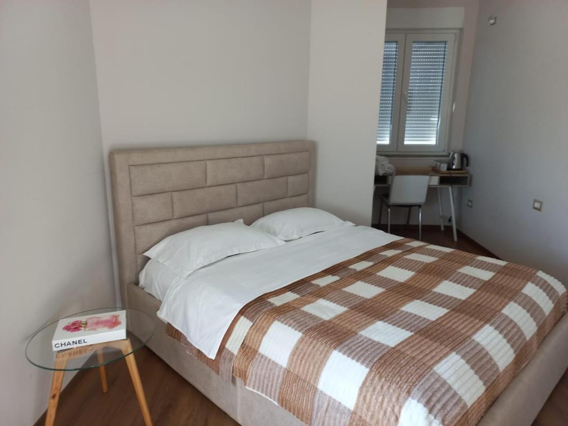 Penthouse Rooms & Aparts Tirana Exteriör bild