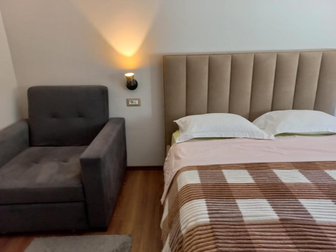 Penthouse Rooms & Aparts Tirana Exteriör bild